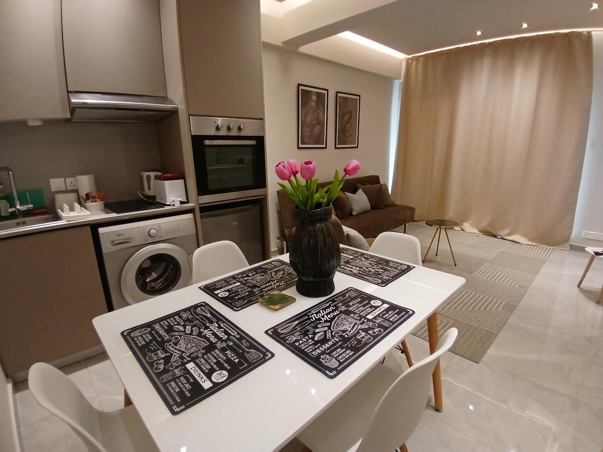 Georgiana Suites ラルナカ エクステリア 写真