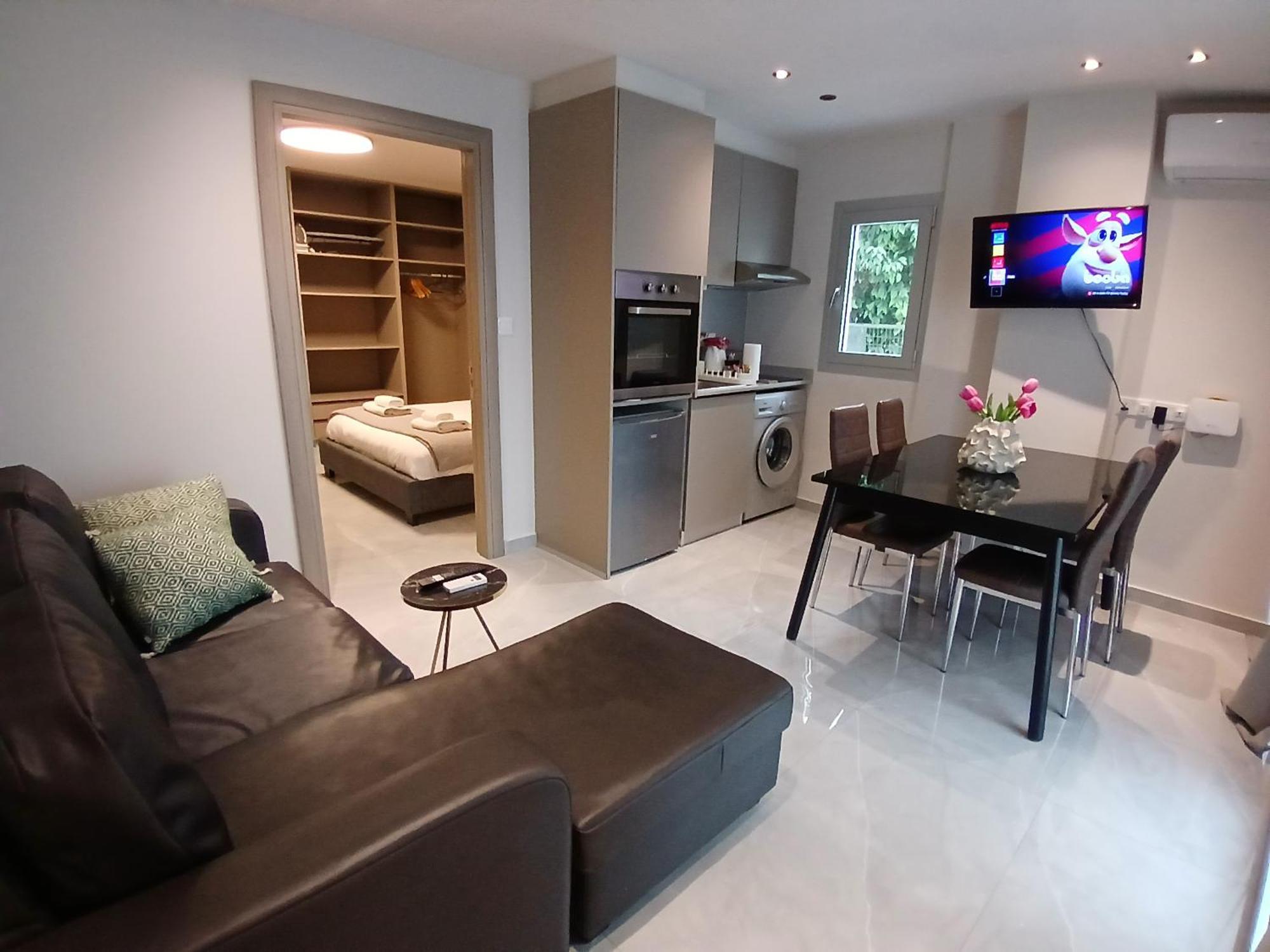 Georgiana Suites ラルナカ 部屋 写真