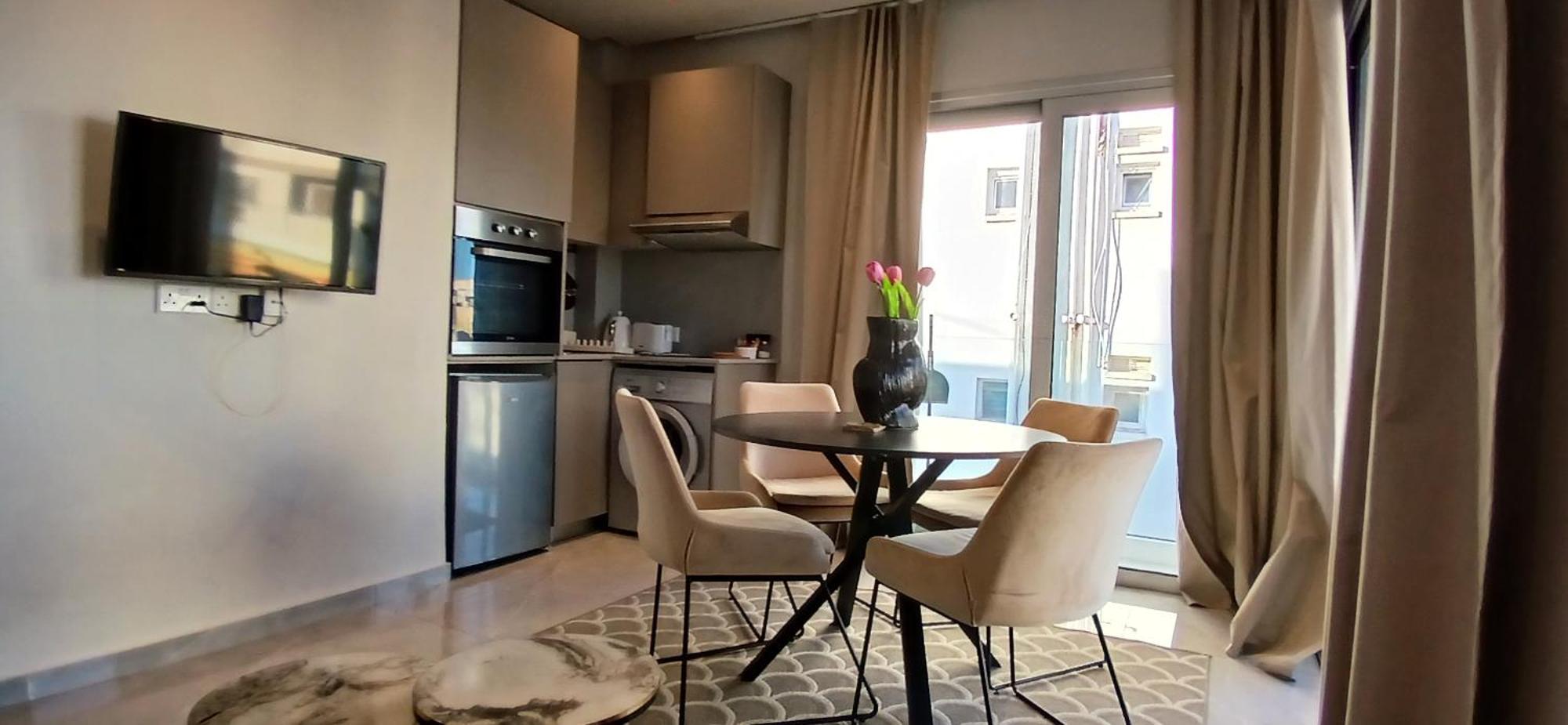 Georgiana Suites ラルナカ 部屋 写真